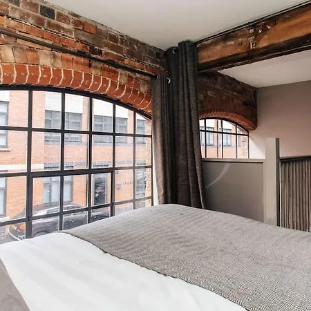 Nyaraló Exposed Brickwork Townhouse W Free Secure Parking *